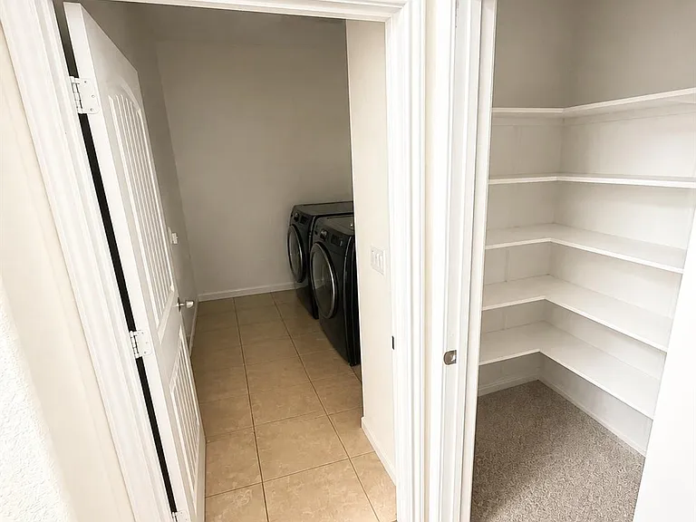 617 Cortona Ln — Photo 29