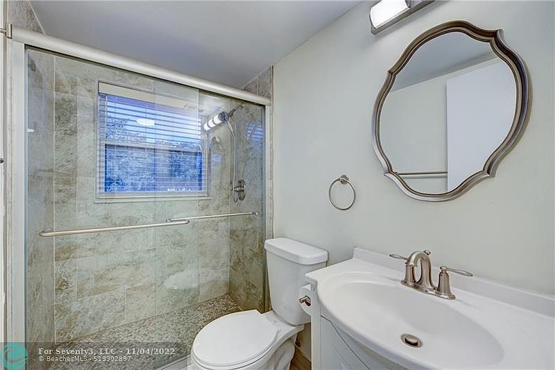 1st image of 1005 Country Club Dr APT 304