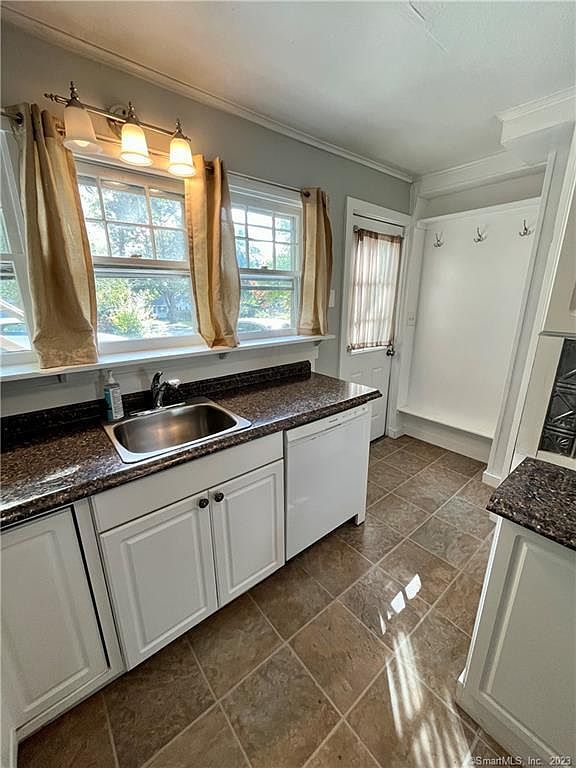 103 E Pattagansett Rd, Niantic, CT 06357 MLS 170580400 Zillow