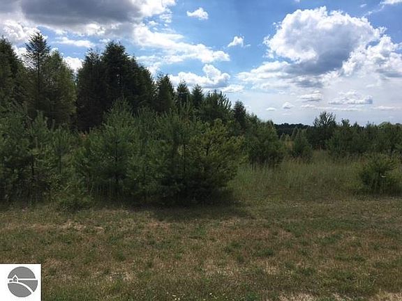 5th image of Coral Ln