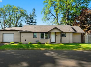 1427 N Davis St, Cornelius, OR 97113