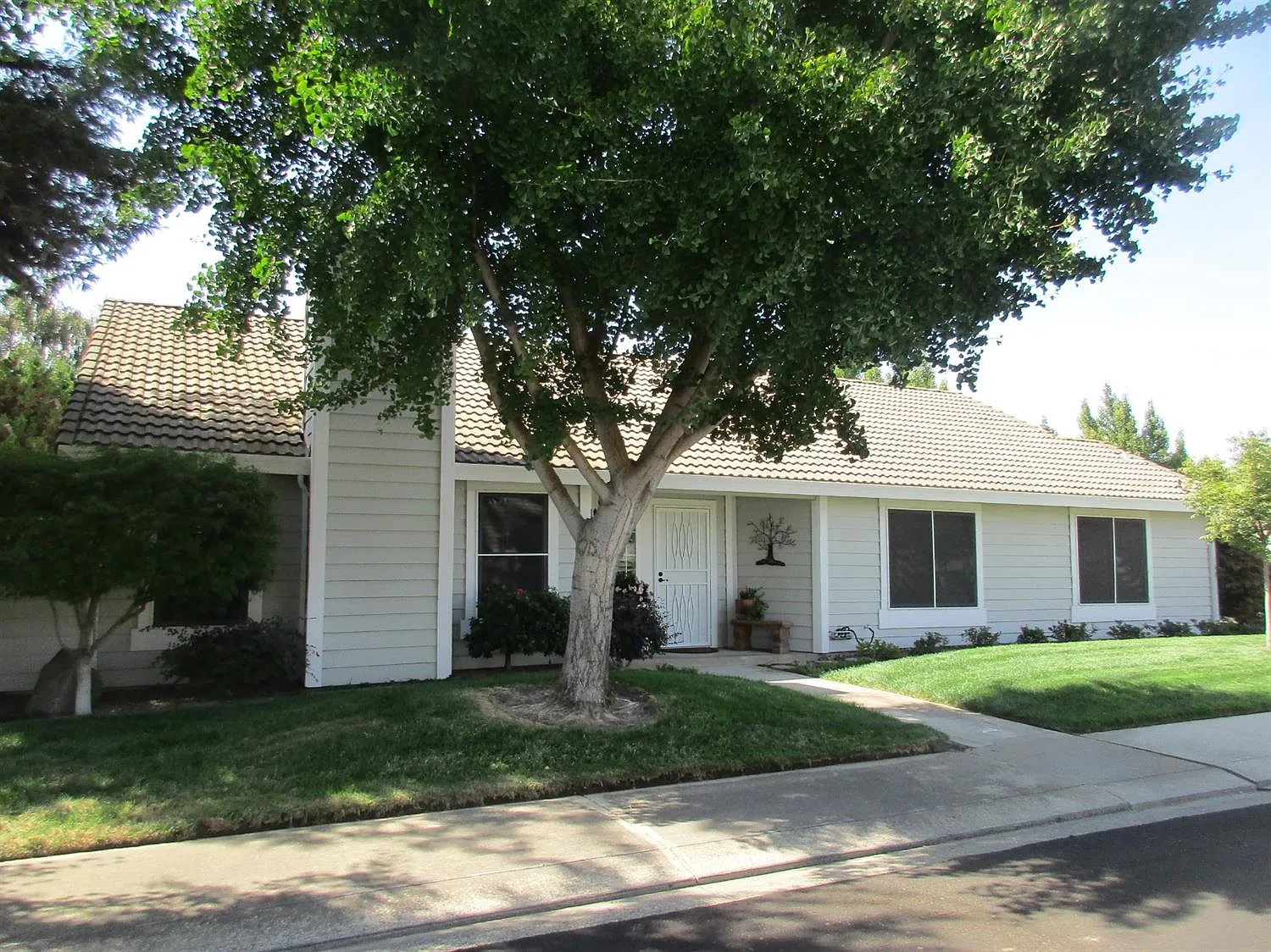 3549 Leeds Way photo 1