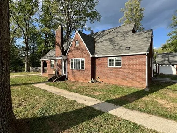 4511 Old Rural Hall Rd, Winston Salem, NC 27105