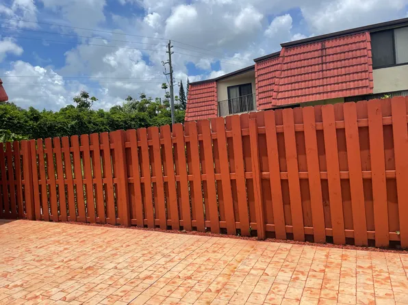 3878 Victoria Dr, West Palm Beach, FL 33406