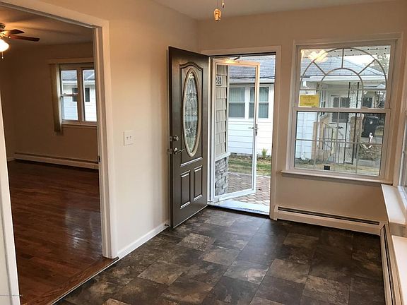 3rd image of 2248 Mount Hood Ln