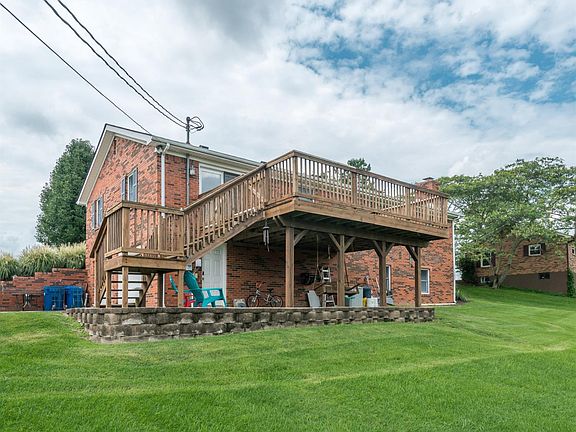 3rd image of 108 Rejeanna Dr