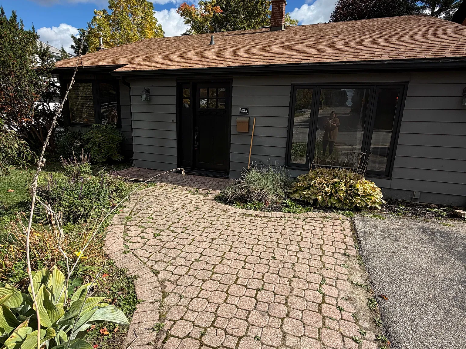 3 bed, $2,700 — Photo 2