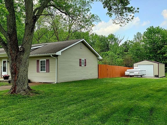 2nd image of 2501 Glenview Dr