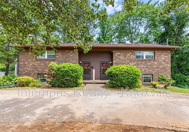 8738 Gleason Dr — Photo 1