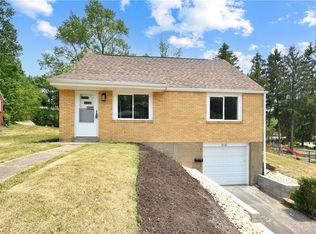 306 Greenway Dr, Pittsburgh, PA 15235