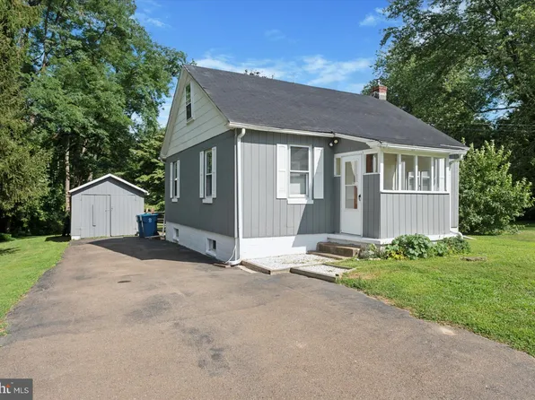 381 Rose Hill Rd, West Grove, PA 19390