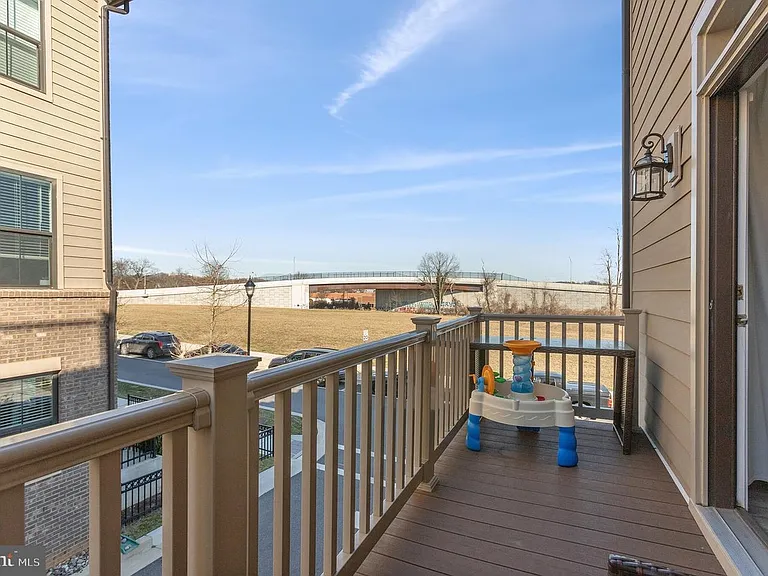 4710 Underwood St — Photo 16