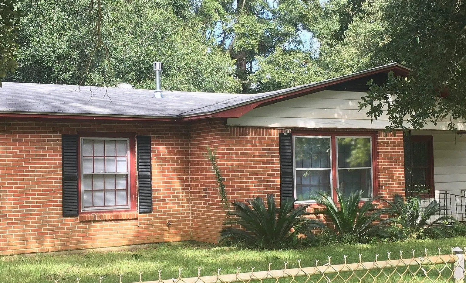 4 bed, 1264 sqft, $1,500 — Photo 1
