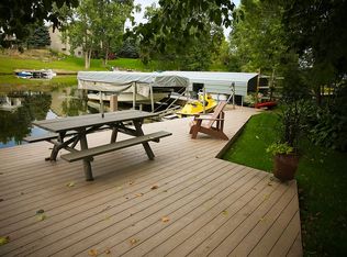 1822 Squaw Lagoon Dr, Oxford, MI 48371