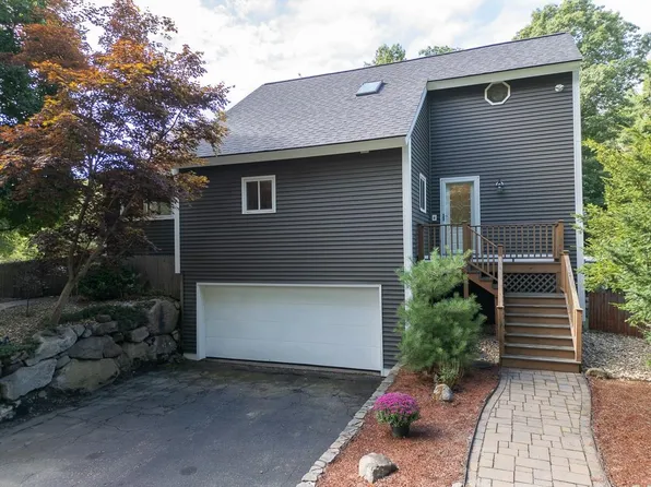 60 Stanley Brook Drive, Salem, NH 03079