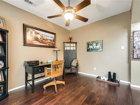 4th image of 5529 Lawnsberry Dr