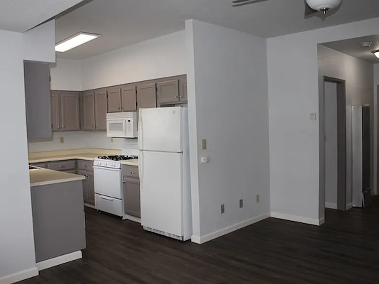 1303 I St — Photo 3