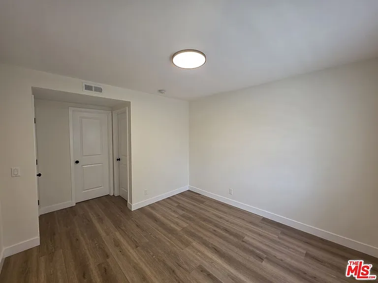 535 W 4th St #110 — Photo 19
