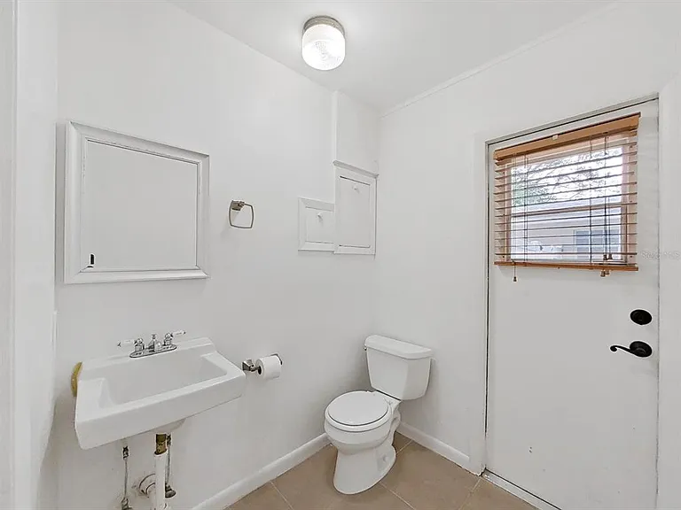 1701 Laurie Ln — Photo 22