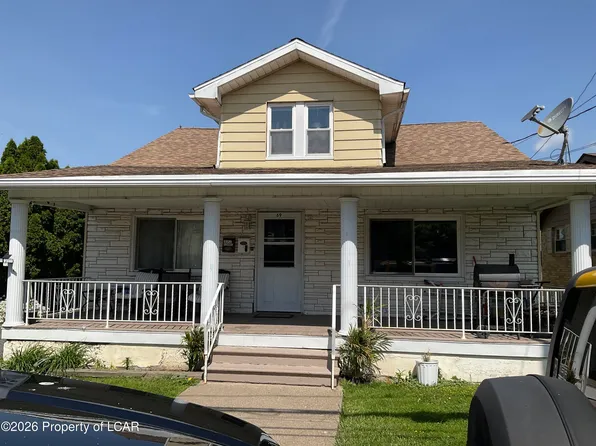 69 Warner St, Plains, PA 18705