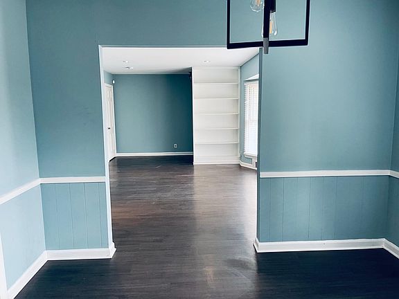 FAMILY ROOM / DINNING ROOM/ BOOKCASE