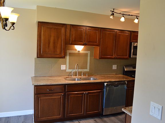 2nd image of 518 Nebraska Cir #518