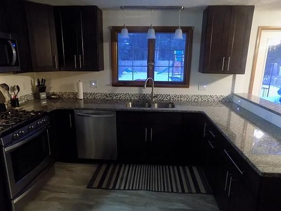5th image of 258 Mary Dr
