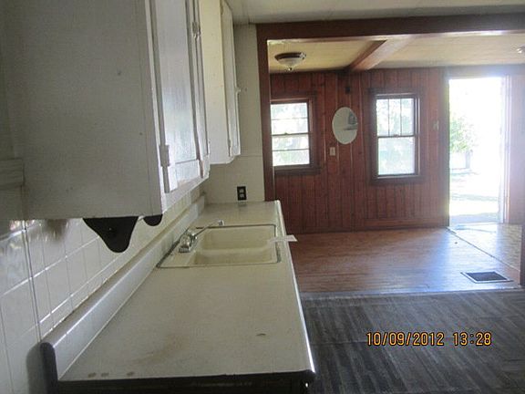 4th image of 1905 Cullen Ave