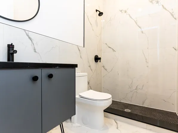 422 1/2 Gates Avenue image 9 of 22