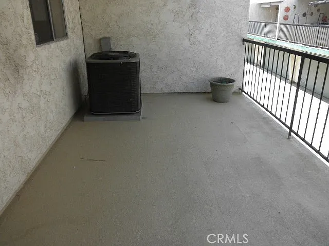 5195 Walnut St #4 — Photo 6