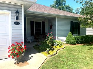 205 S Howard Burton Dr, Centralia, MO 65240