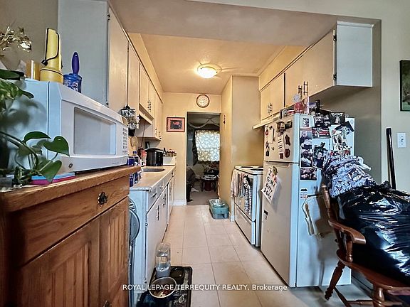 4th image of 39 Orchard Pl