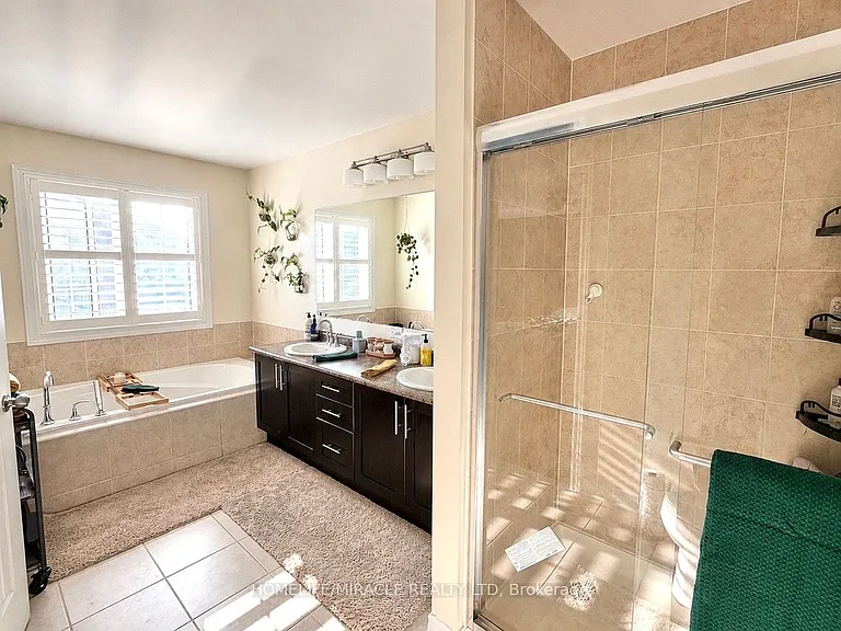 54 McCourt Dr — Photo 10