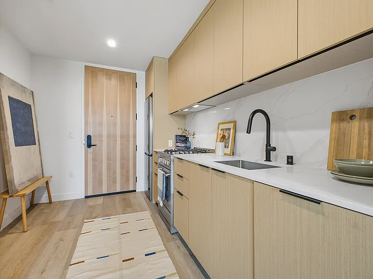 Kaia — Photo 28