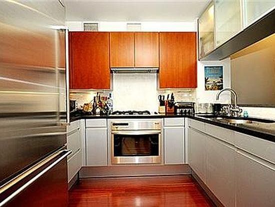 3rd image of 300 E 55th St APT 5D