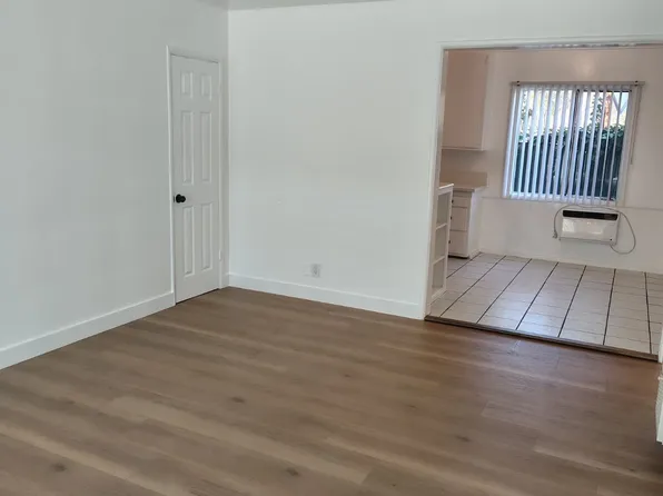 15531 Victory Blvd, Van Nuys, CA