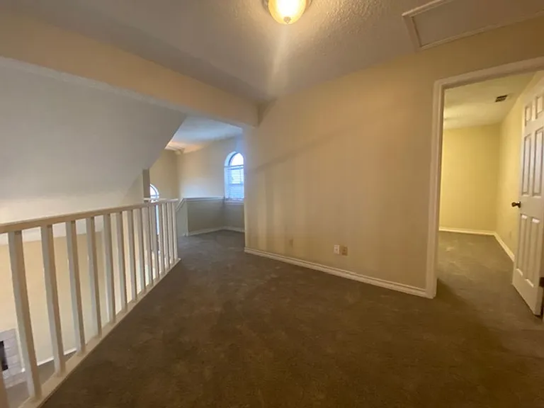 13913 Dasmarinas Dr — Photo 44