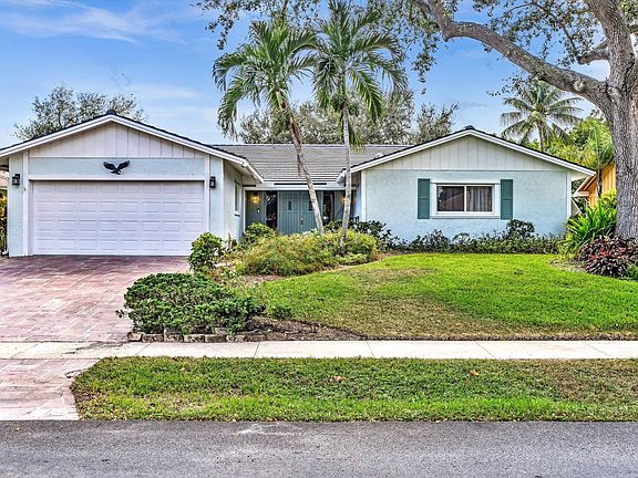 2nd image of 3264 Lakeview Drive