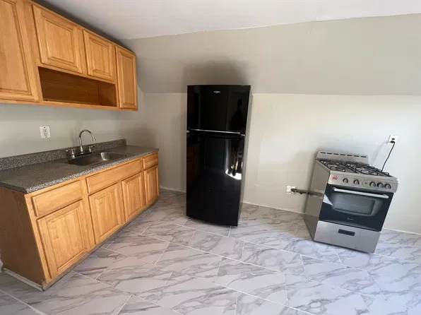 21 Maple Ave Floor 3, Irvington, NJ 07111