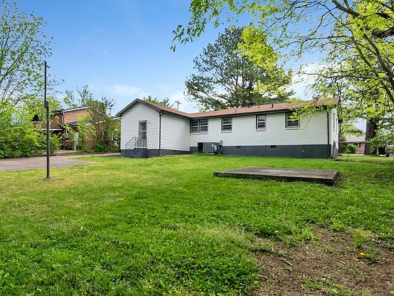 3rd image of 3251 Vailview Dr