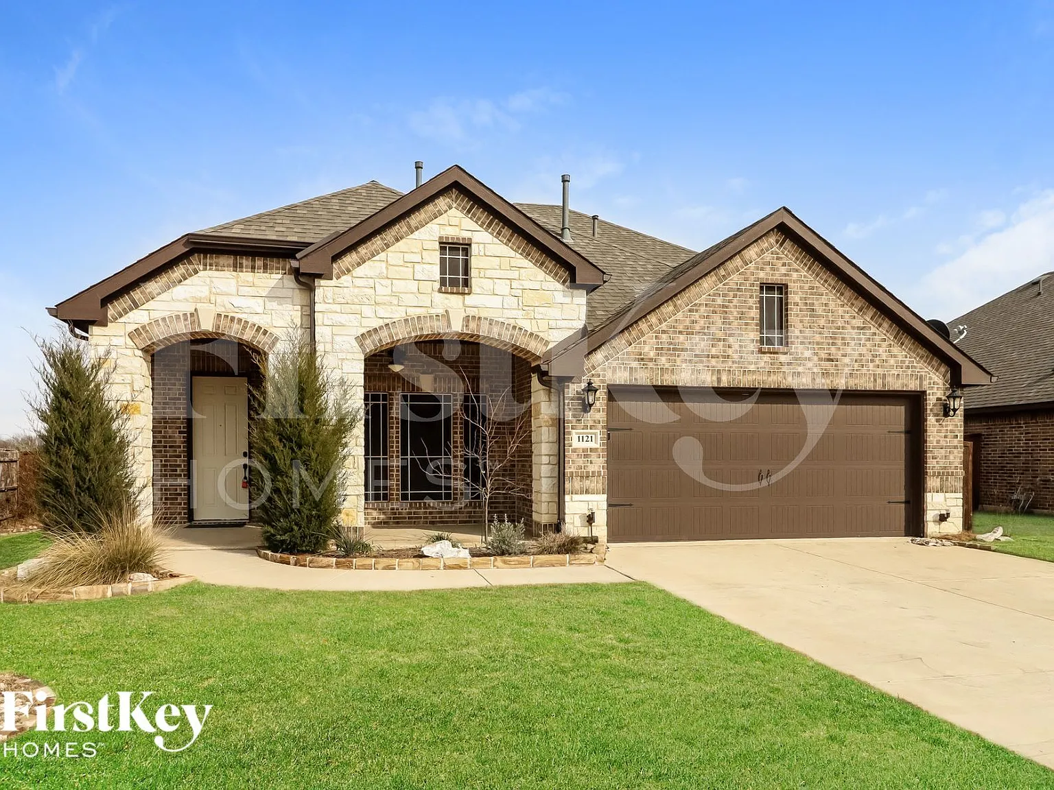 4 bed, 3.0 bath, 2333 sqft, $2,995 — Photo 1