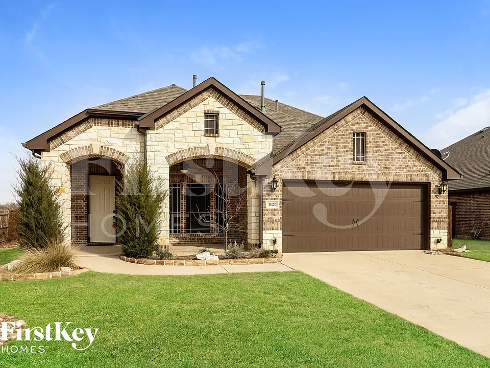 1121 Marigold Dr