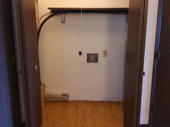 5th image of 3021 Mimosa St #4