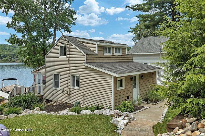 2nd image of 56 Harriman Rd Extension