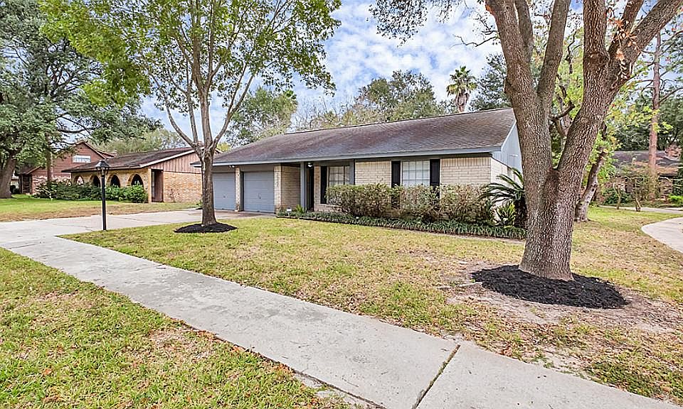 1st image of 16606 Lochshin Cir