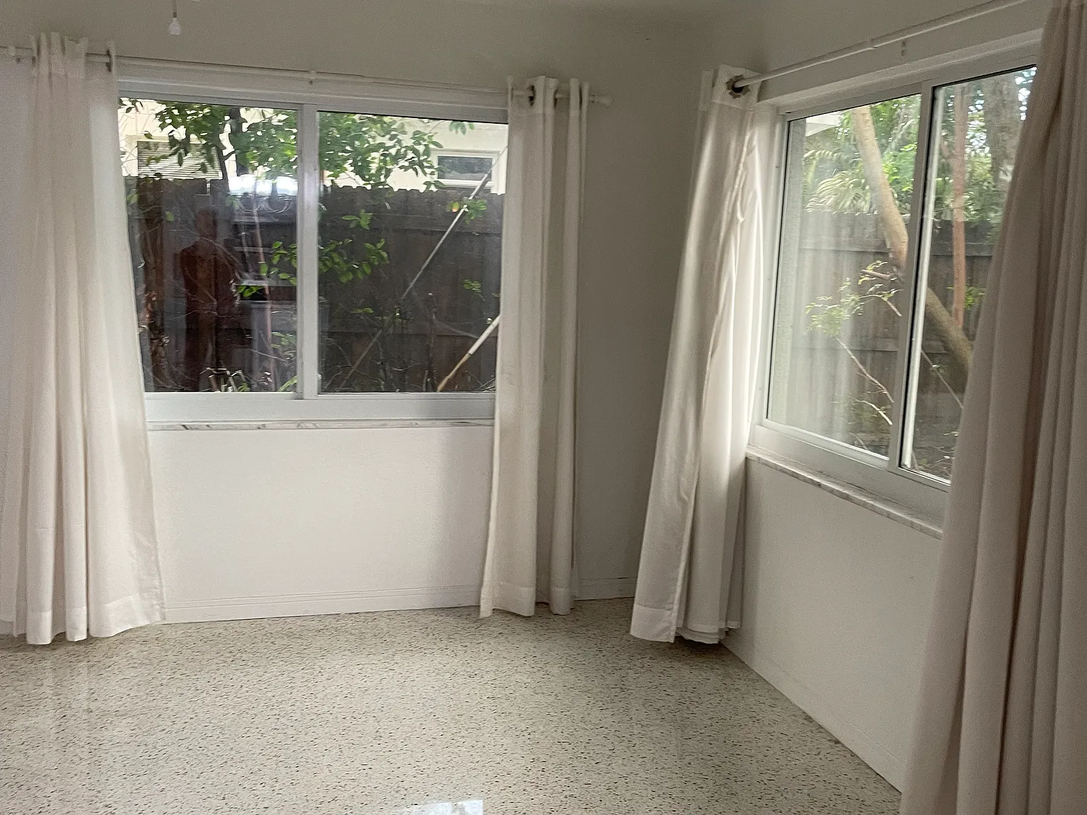 3 bed, 1356 sqft, $2,300 — Photo 4