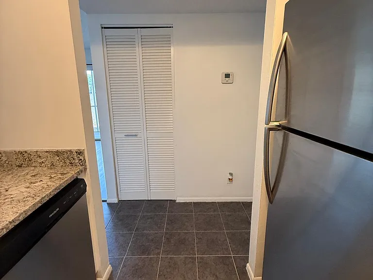 1548 SE Royal Green Cir #M-103 — Photo 16
