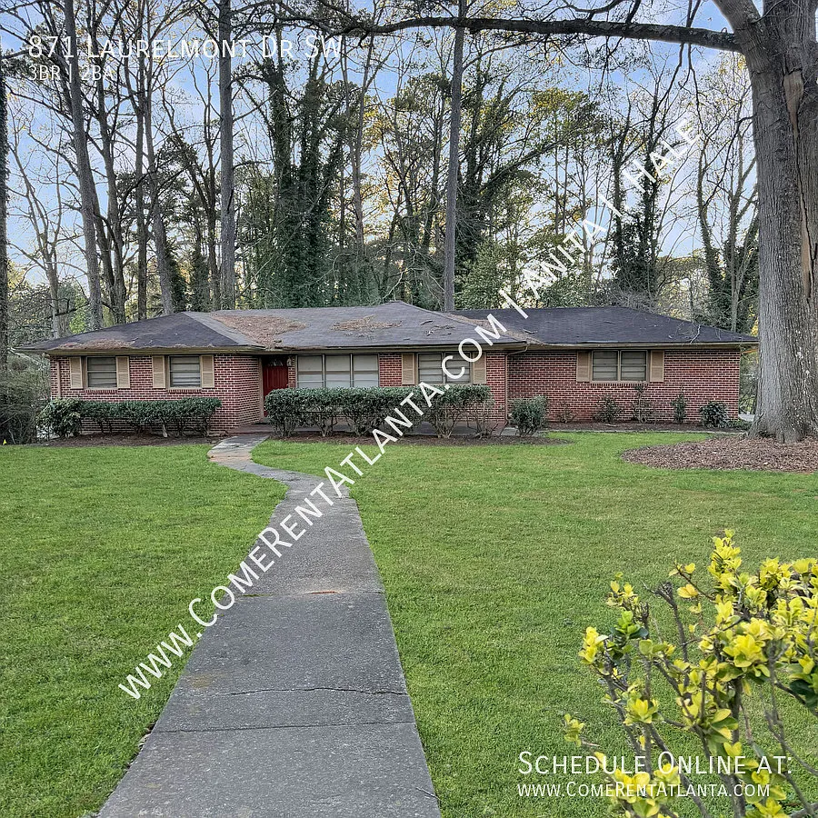 Atlanta Housing/Section 8 Friendly - Housing Voucher Friendly - Renovated Ranch In Southwest Atla... — Photo 1