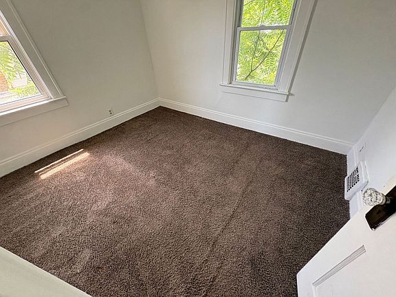 5th image of 5052 E 88th St