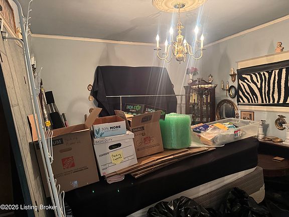 3rd image of 818 S 33rd St